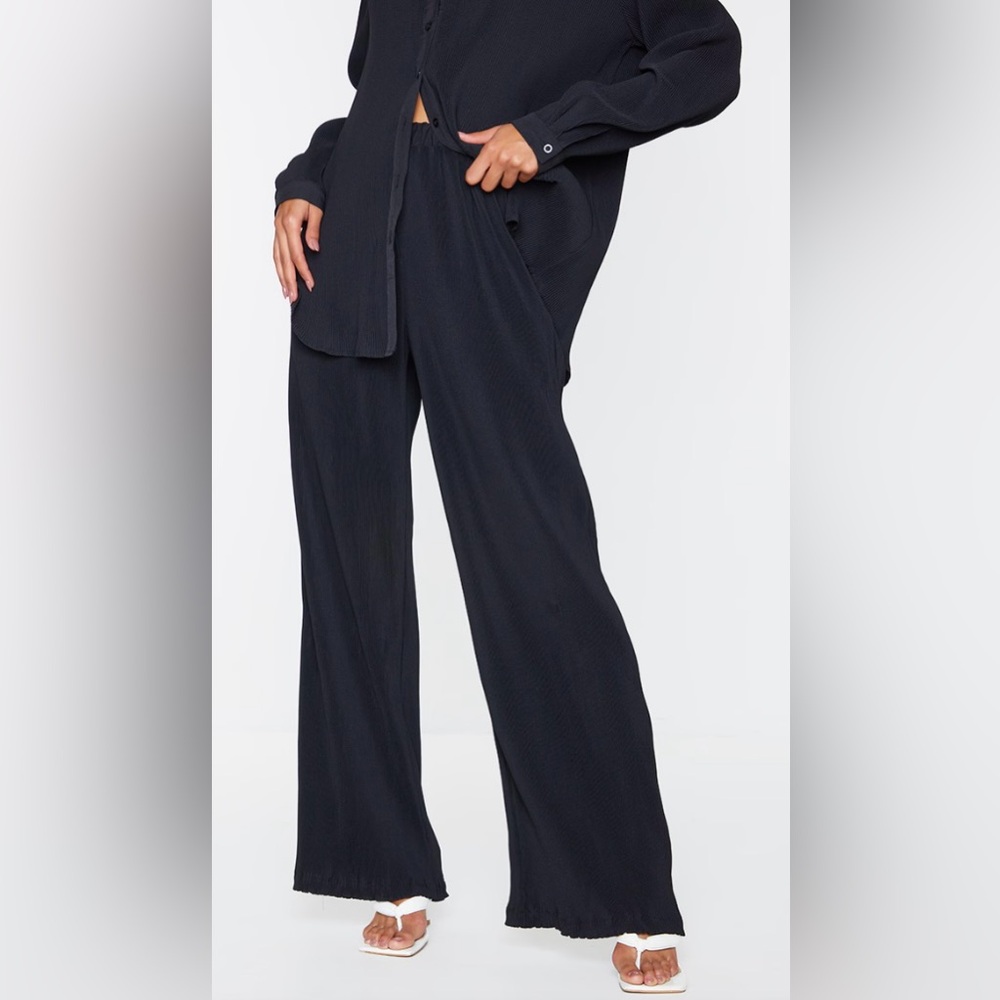 PRETTY LITTLE THING Black Plissé High-Waisted Wide-Leg Pants (10)